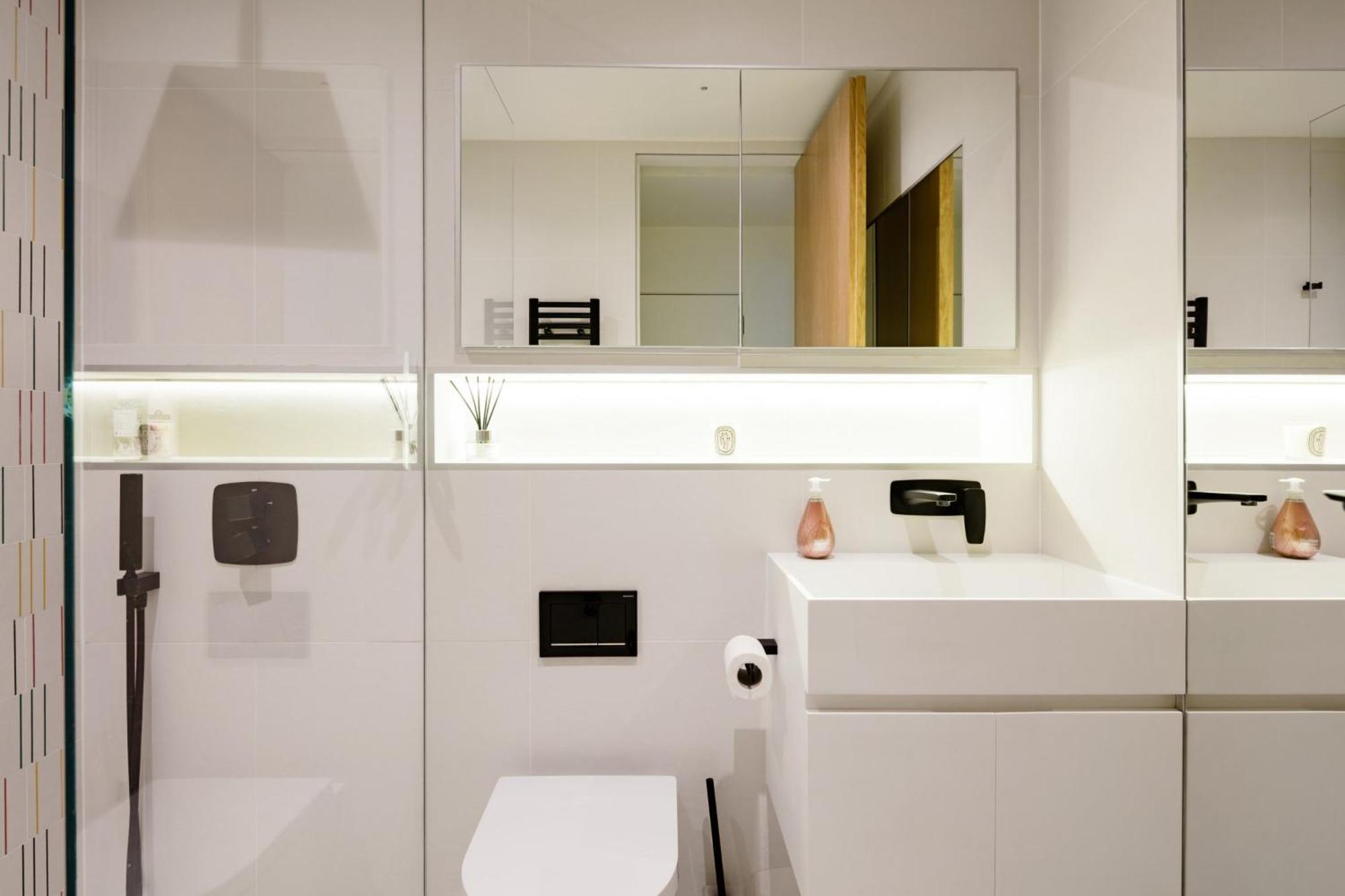 Modern Apartment & Rooms At Charing Cross London Kültér fotó